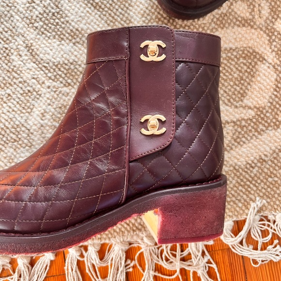 Chanel Quilted Leather Logo Booties Size 38.5 - Picture 3 of 8